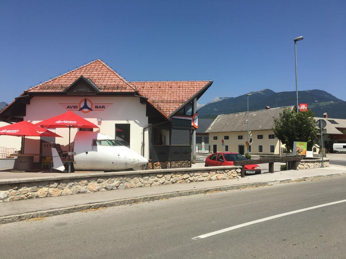 Apartments Avio Zgornji Brnik المظهر الخارجي الصورة